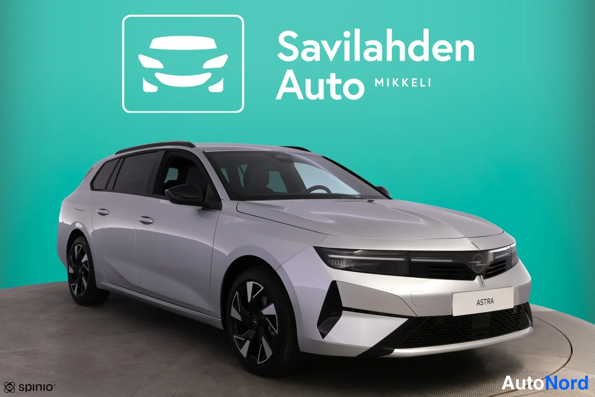Silver Opel Astra 2026, snett framifrån, fronten åt höger, bild 9