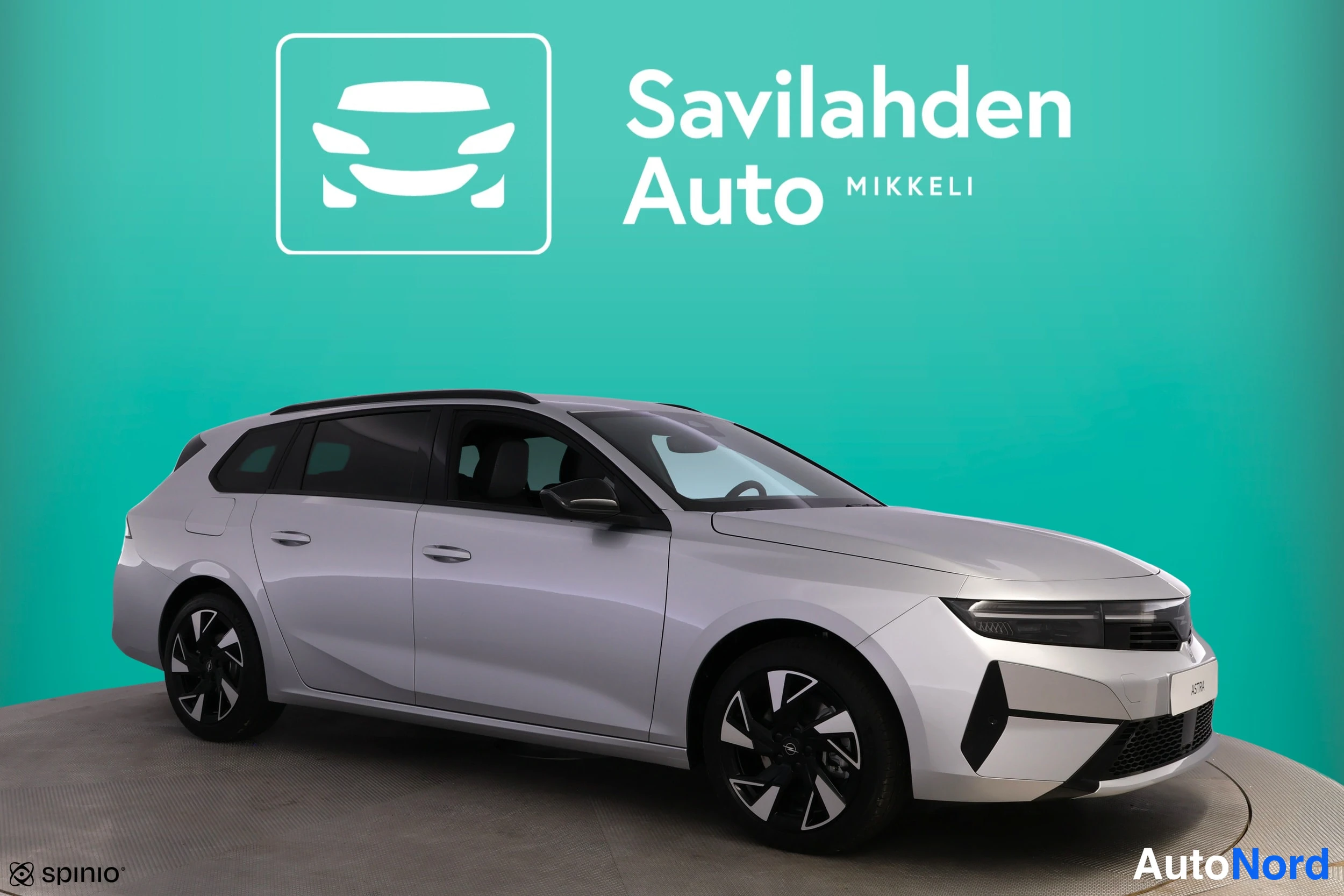 Silver Opel Astra 2026, snett framifrån, fronten åt höger, bild 5