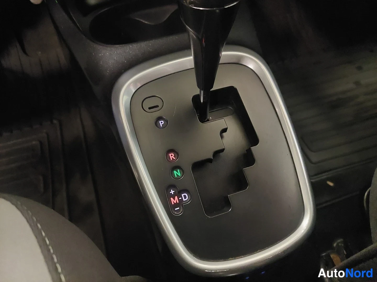 Harmaa Toyota Yaris 2020, yksityiskohta, kuva 26