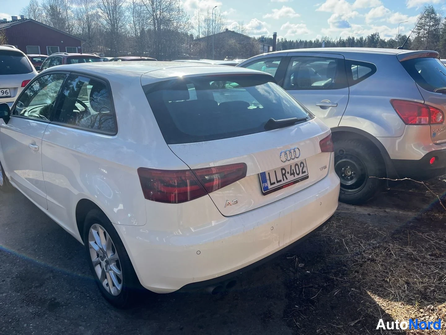 Valkoinen Audi A3 2013, takaviisto, kuva 4