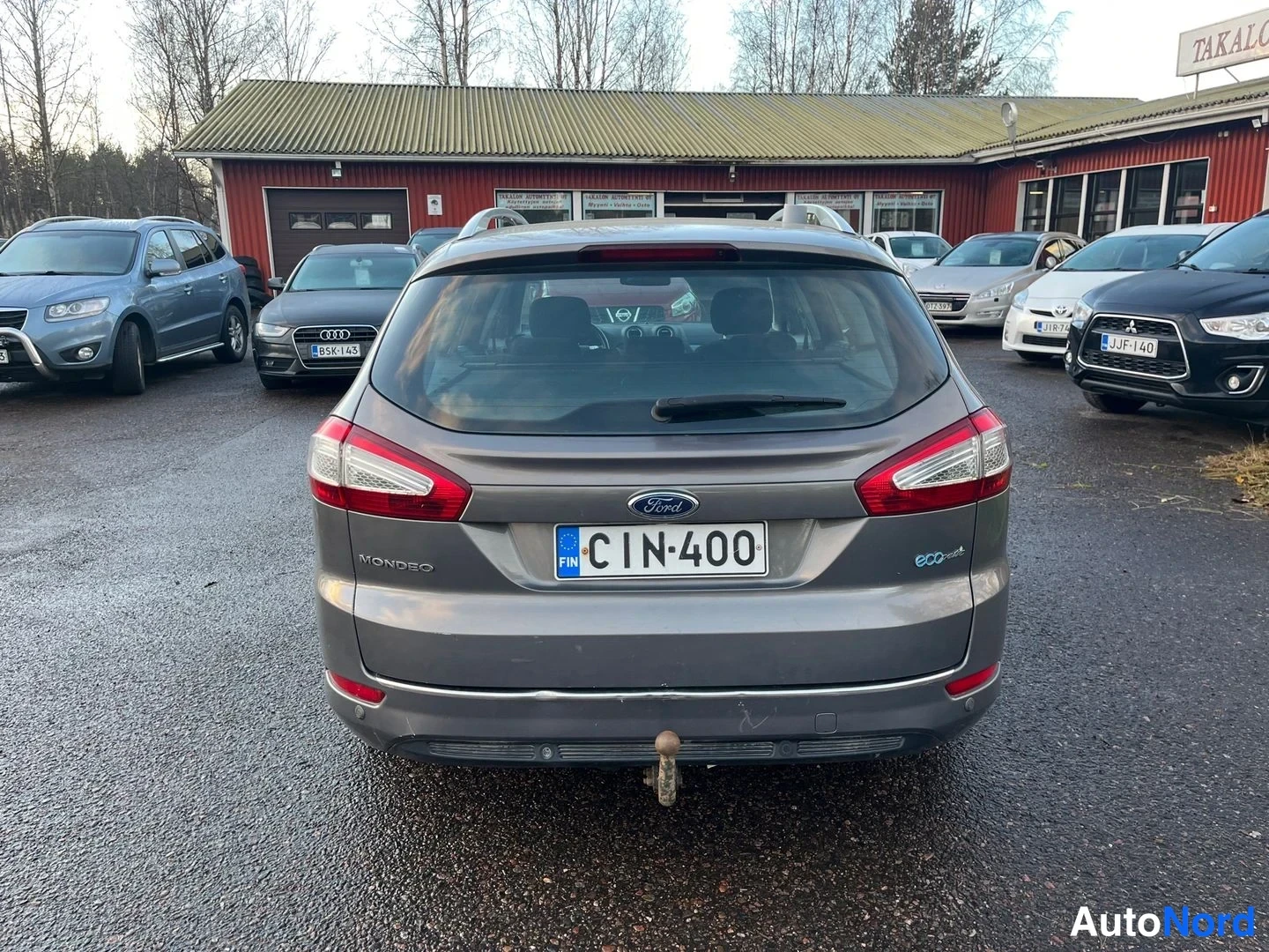 Ruskea Ford Mondeo 2012, takaa, kuva 4