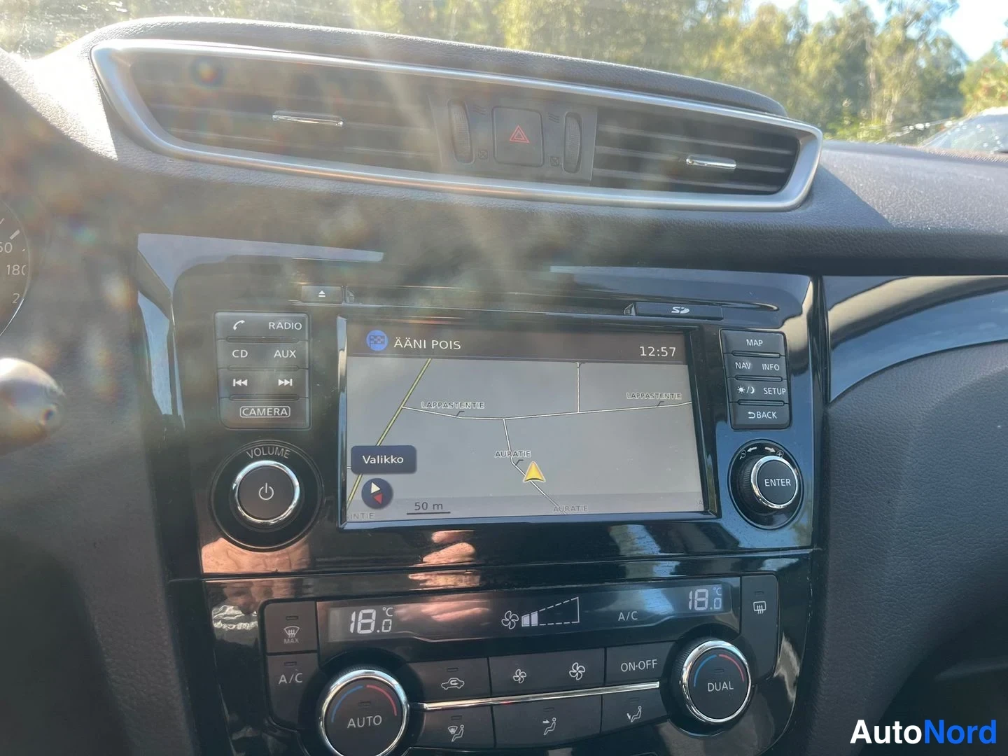 Ruskea Nissan Qashqai 2015, yksityiskohta, kuva 7