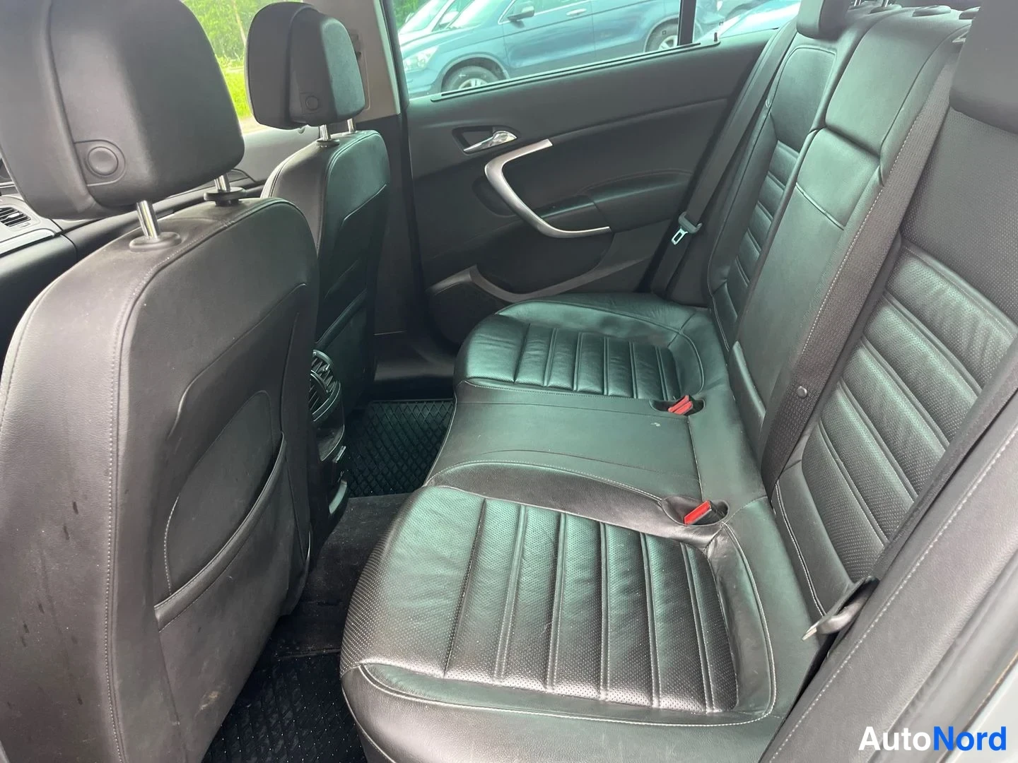 Sininen Opel Insignia 2014, takaistuimet, kuva 7