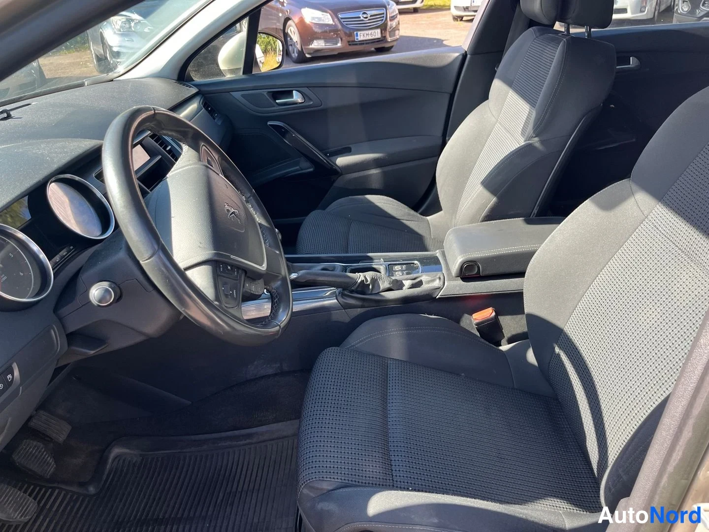 Beige Peugeot 508 2013, ohjaamo, kuva 5