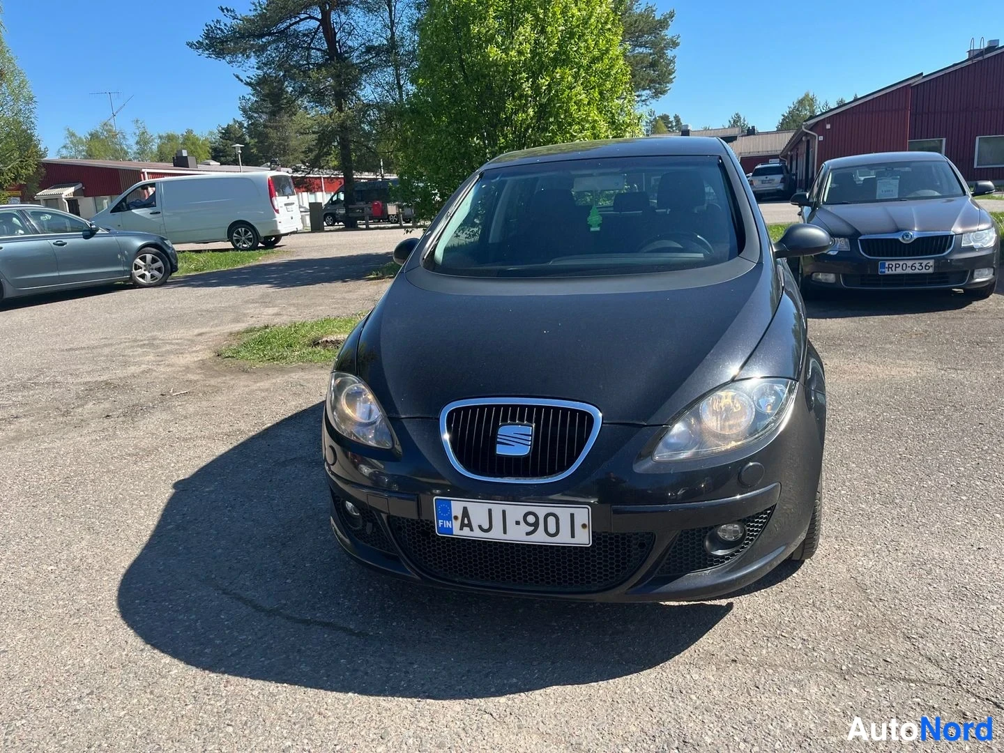 Musta Seat Toledo 2007, edestä, kuva 3