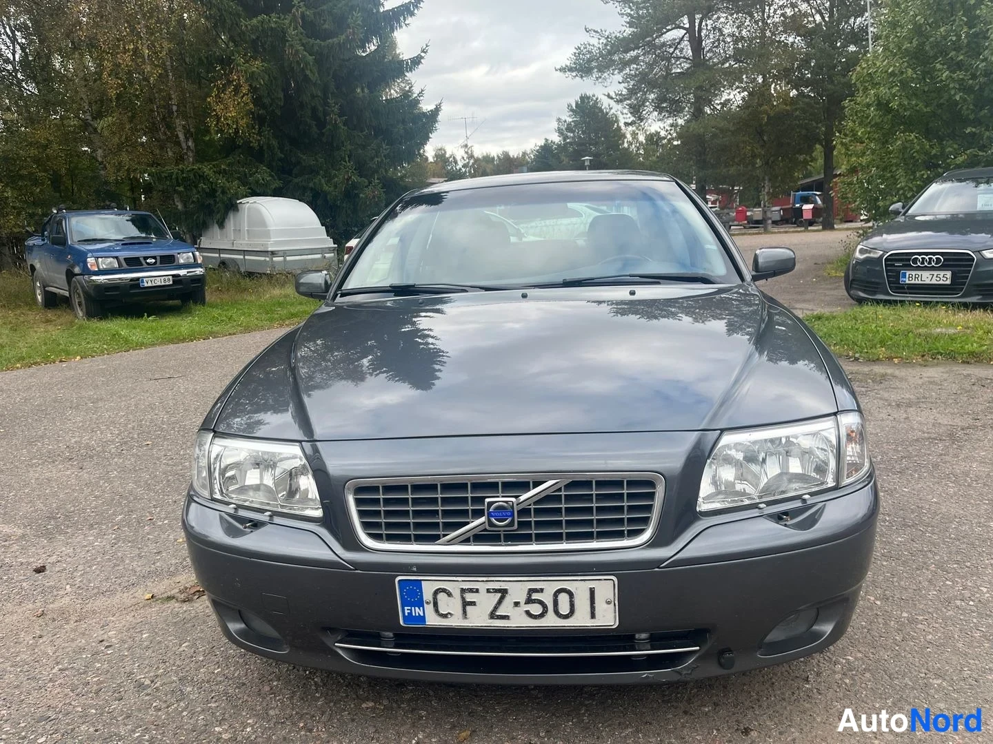 Harmaa Volvo S80 2003, edestä, kuva 3