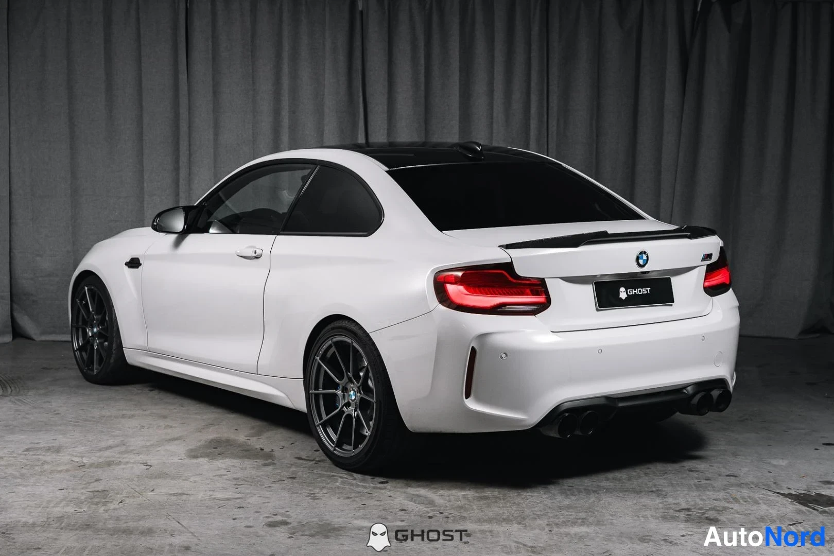 Valkoinen BMW M2 2019, takaviisto, kuva 7