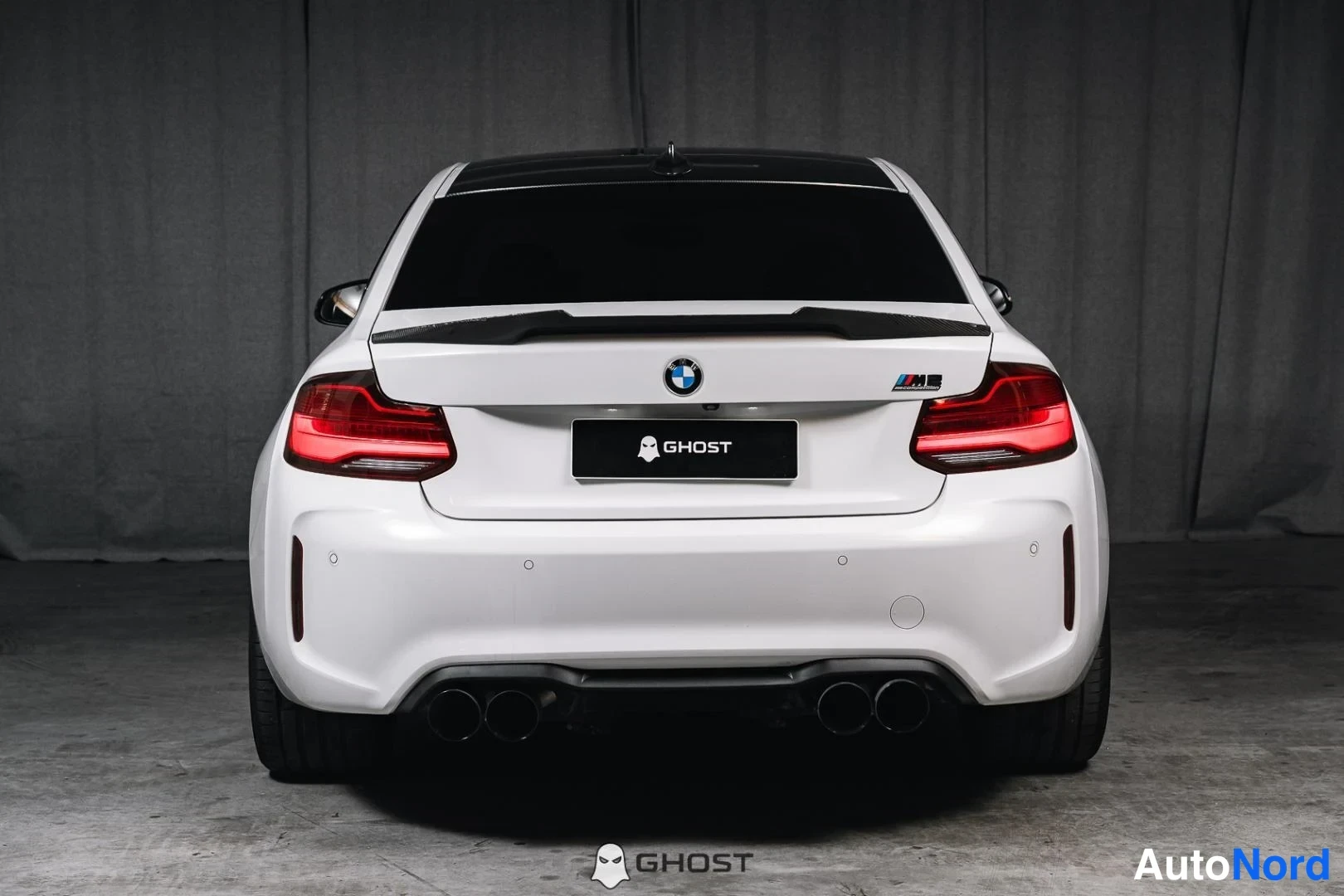 Valkoinen BMW M2 2019, takaa, kuva 8