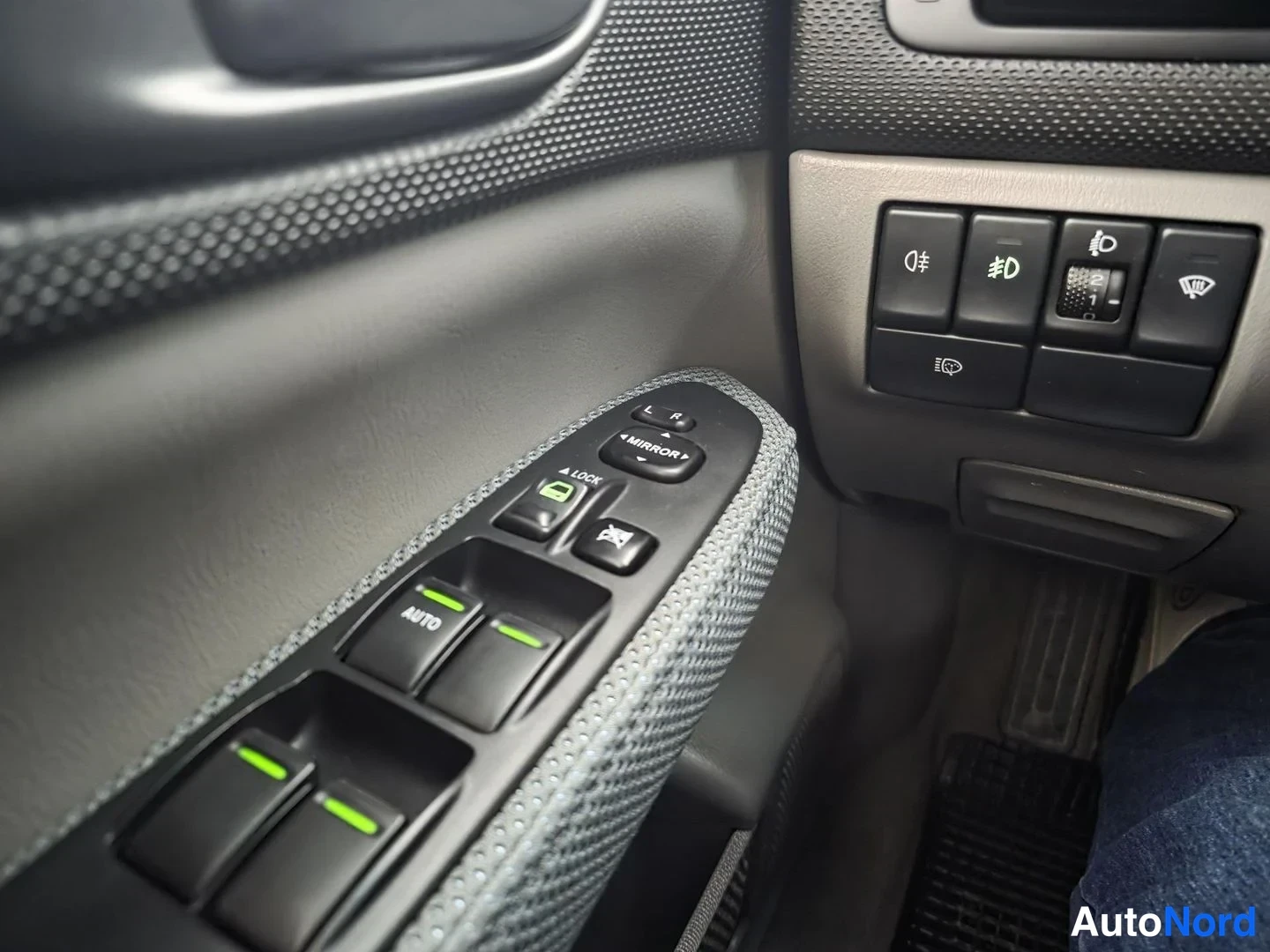 Svart Subaru Forester 2005, detalj, bild 22