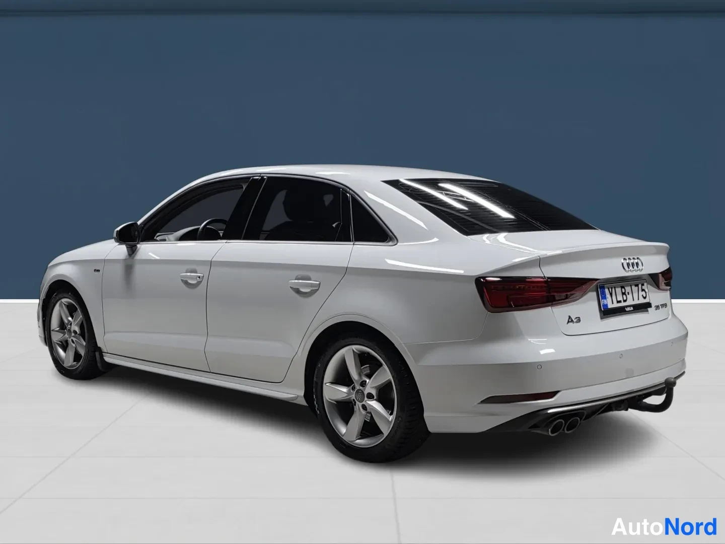 Valkoinen Audi A3 2019, takaviisto, kuva 6