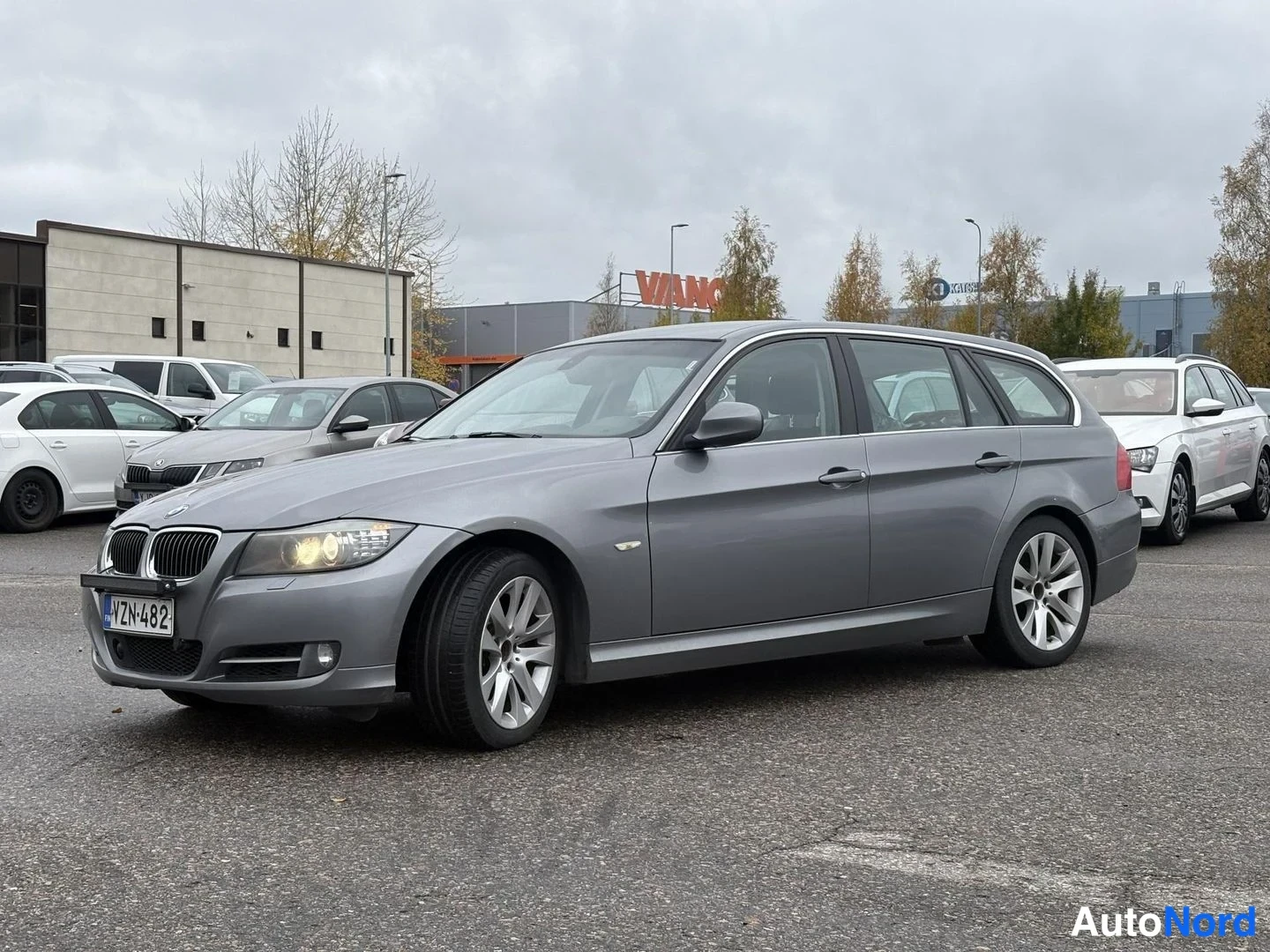 BMW 330d xDrive Touring 2011