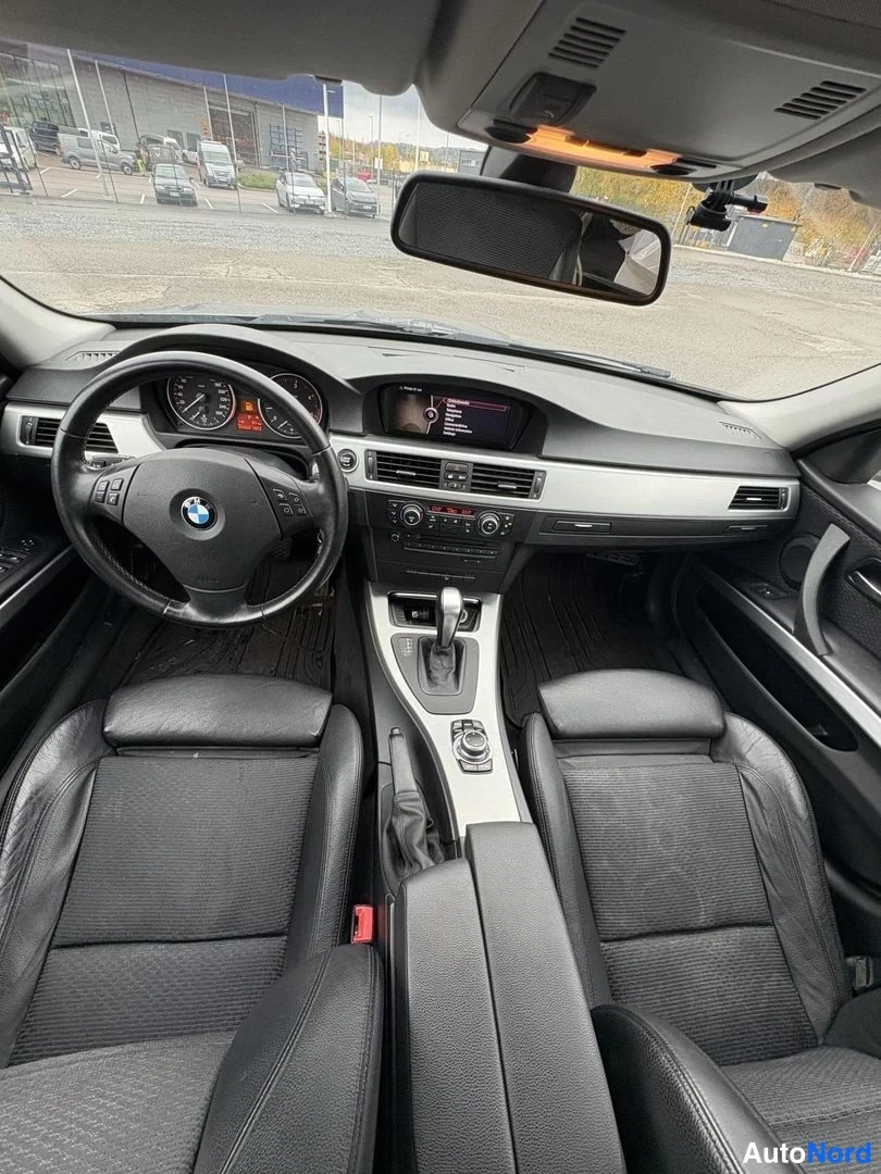 Harmaa BMW 330d A xDrive E91 Touring 2011, ohjaamo, kuva 6