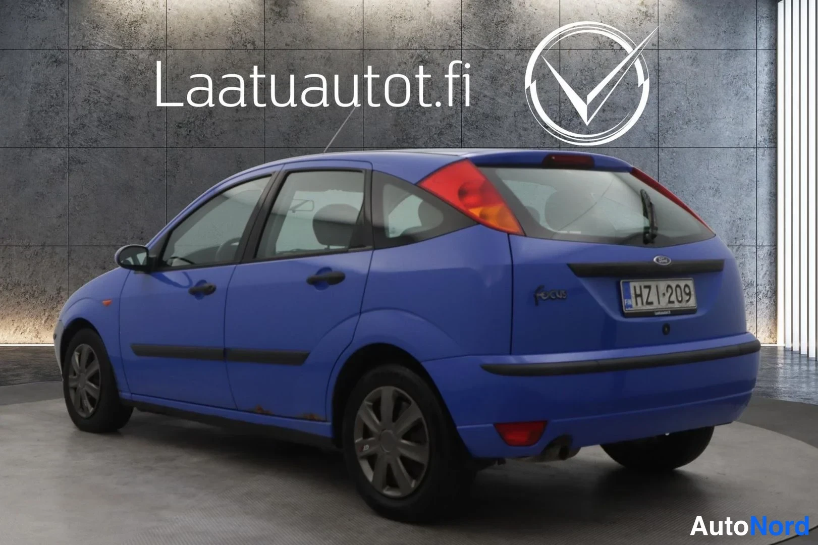 Sininen Ford Focus 2003, takaviisto, kuva 5