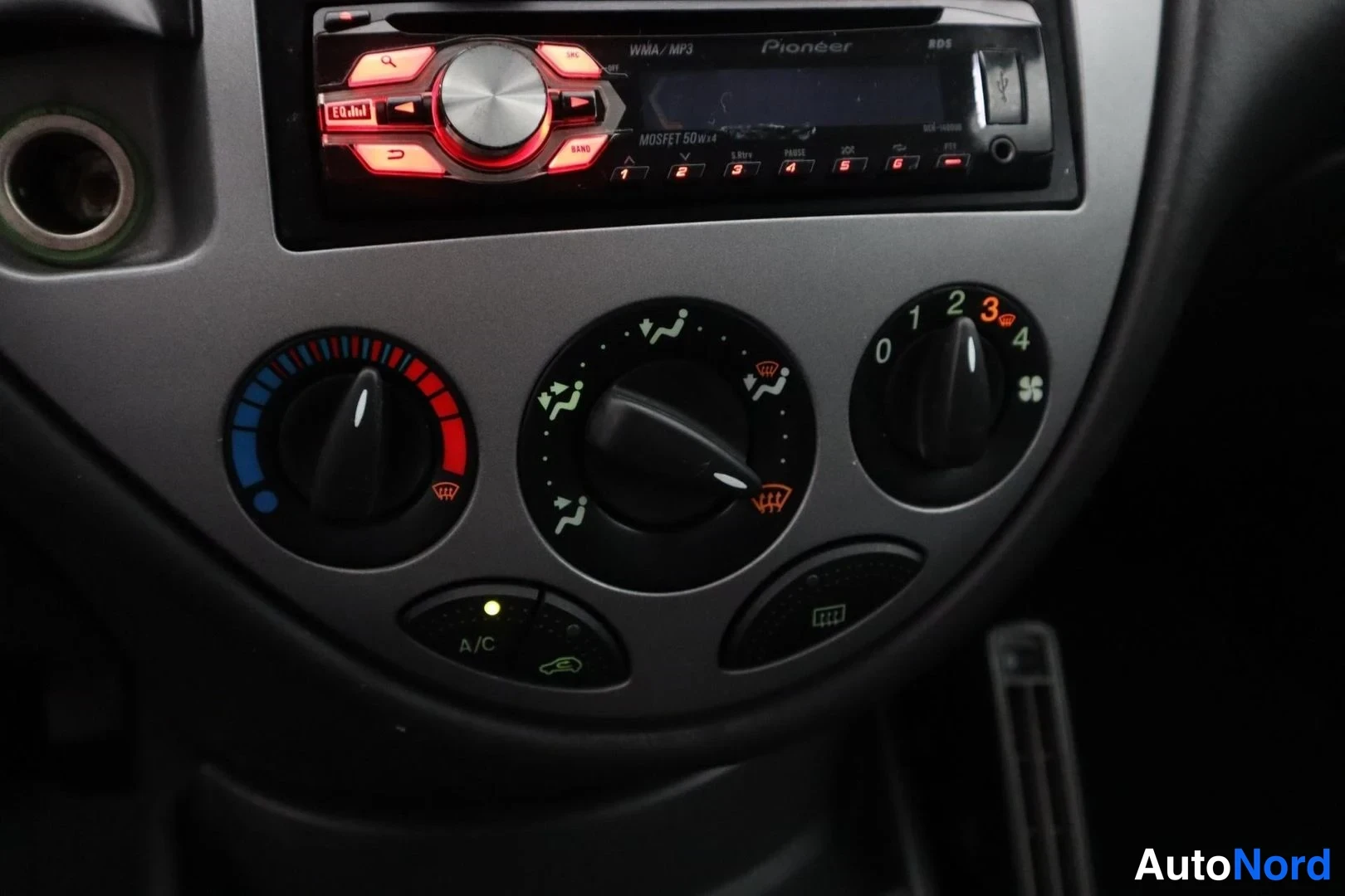 Sininen Ford Focus 2003, yksityiskohta, kuva 23