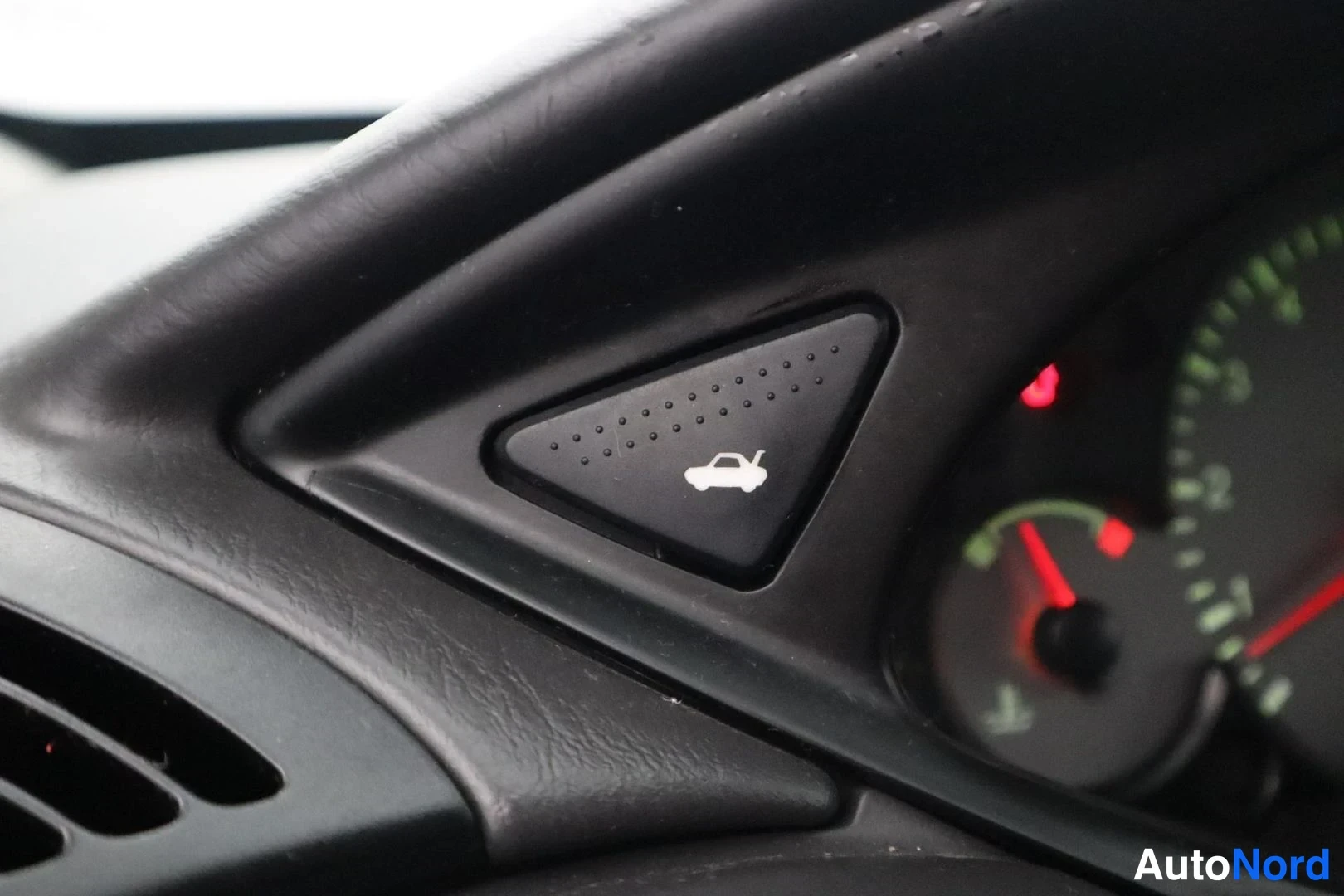 Sininen Ford Focus 2003, yksityiskohta, kuva 25