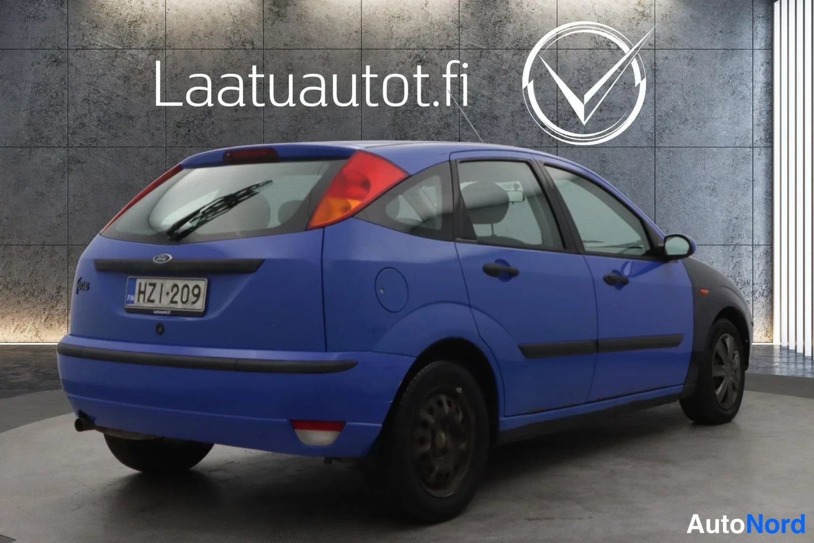 Sininen Ford Focus 2003, takaviisto, kuva 6