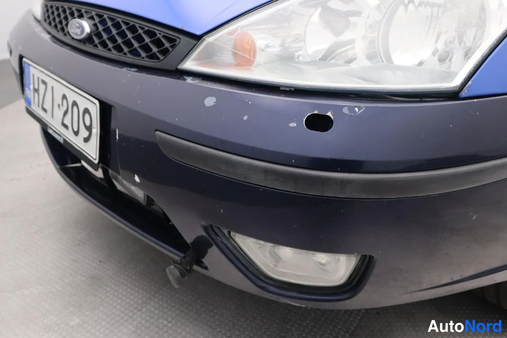 Sininen Ford Focus 2003, yksityiskohta, kuva 17