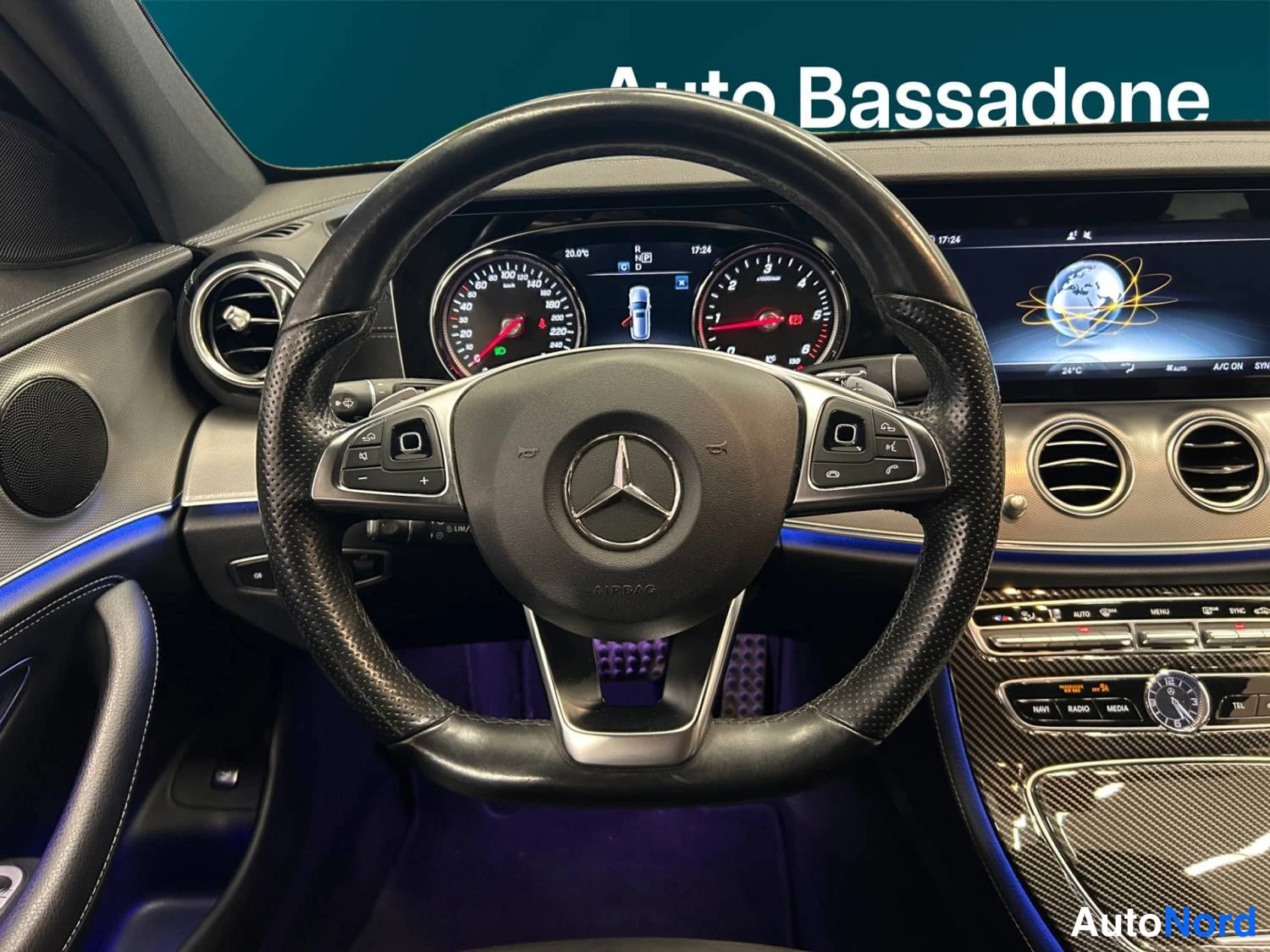 Silver Mercedes-Benz E 220 d 2018, detalj, bild 12