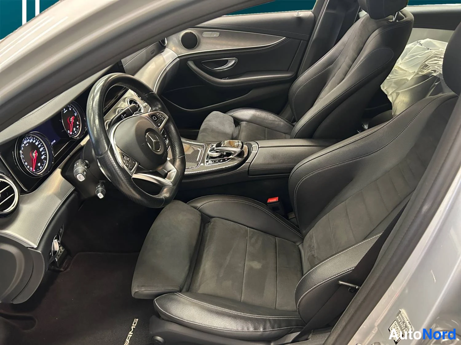 Silver Mercedes-Benz E 220 d 2018, förarplats, bild 9