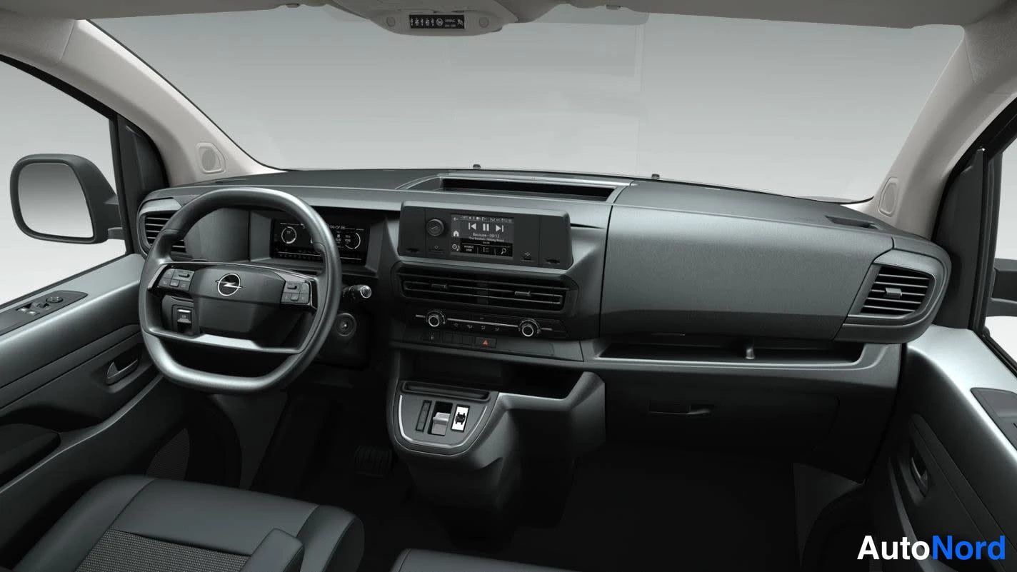 Vit Opel Vivaro 2026, förarplats, bild 4