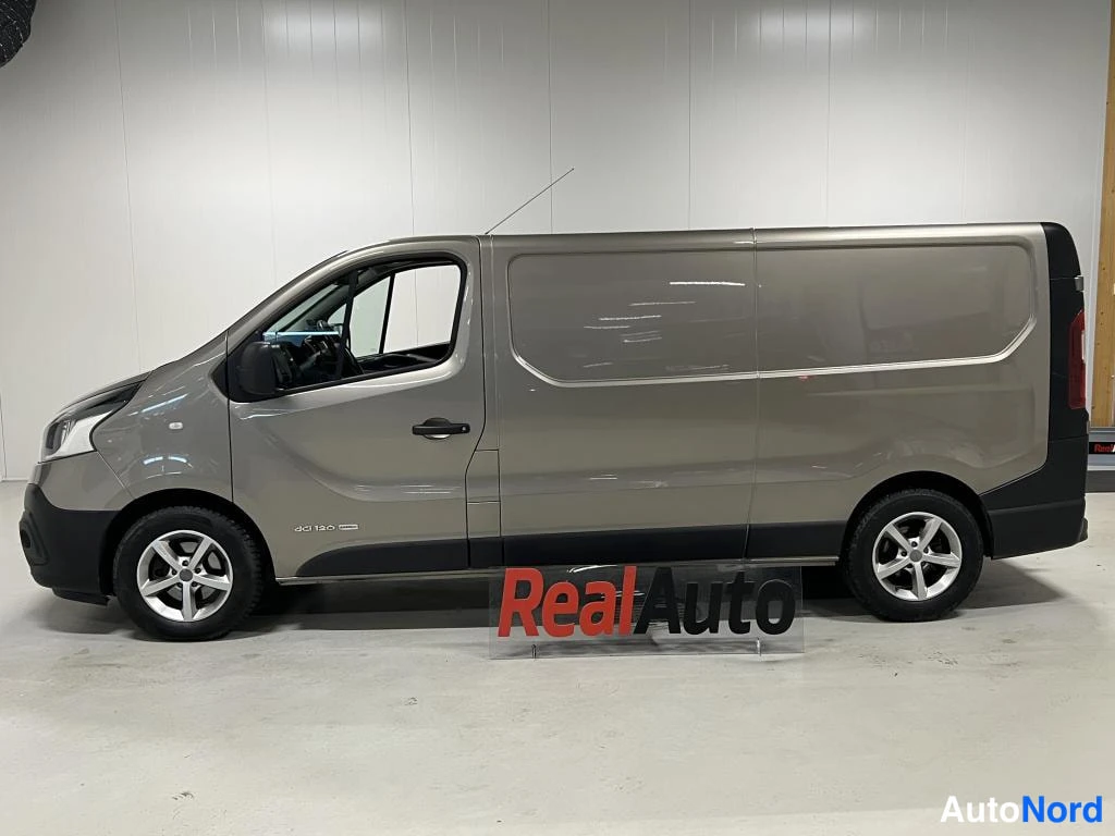 Beige Renault Trafic 2016, etuviisto, keula vasemmalle, kuva 3
