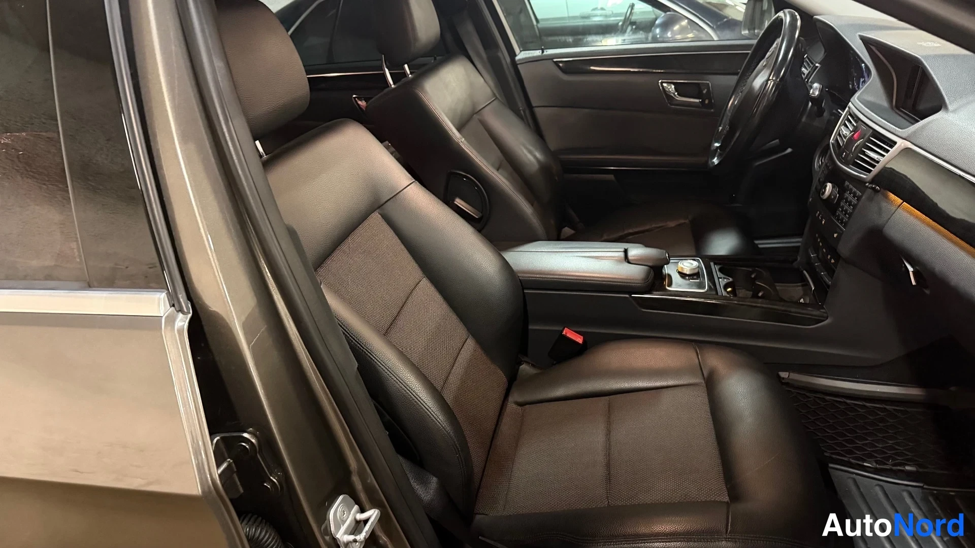 Harmaa Mercedes-Benz E 350 CDI 4MATIC 2010, etuistuimet, kuva 11