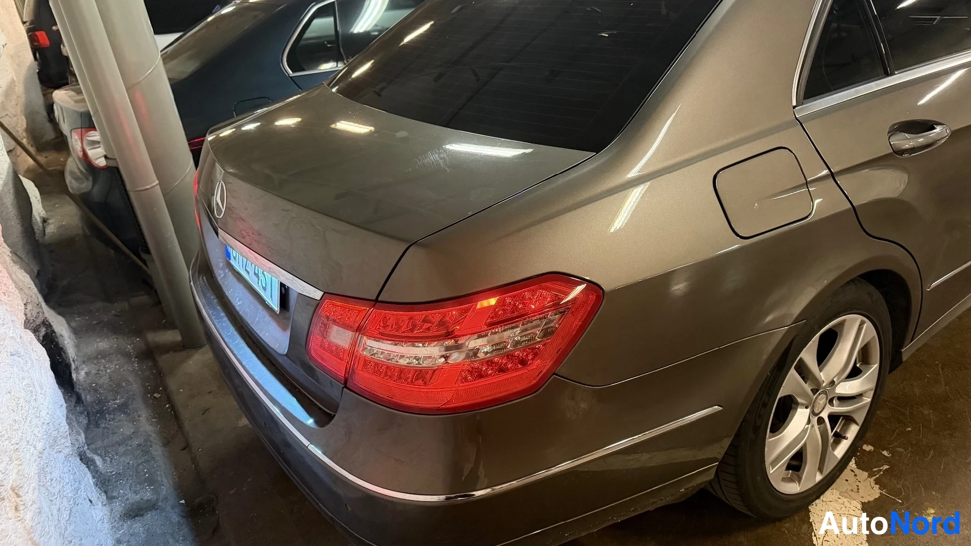 Harmaa Mercedes-Benz E 350 CDI 4MATIC 2010, takaviisto, kuva 5