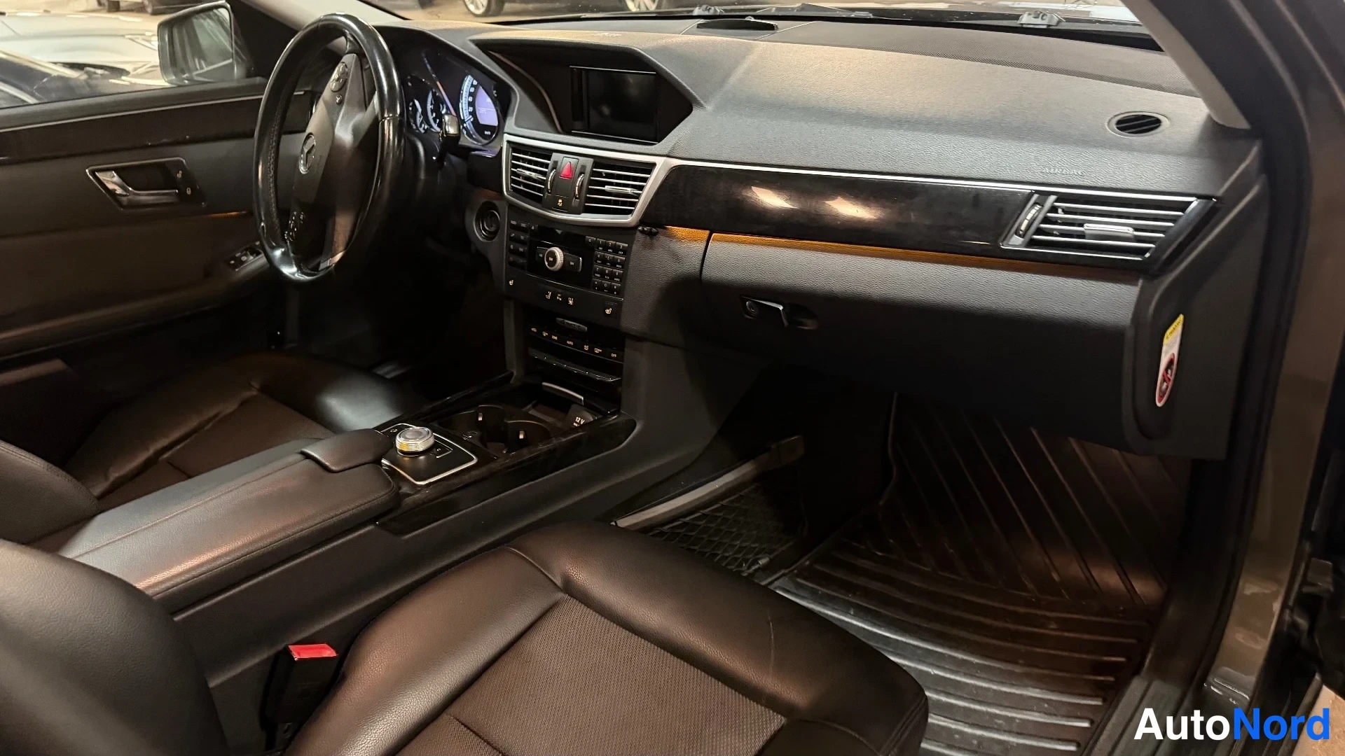 Harmaa Mercedes-Benz E 350 CDI 4MATIC 2010, ohjaamo, kuva 7