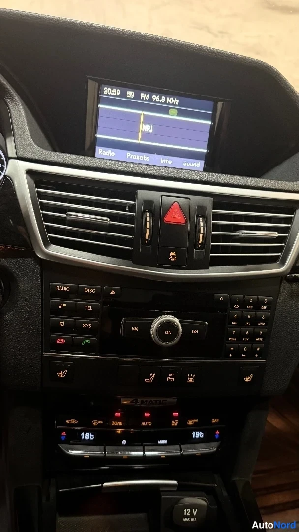Harmaa Mercedes-Benz E 350 CDI 4MATIC 2010, ohjaamo, kuva 8