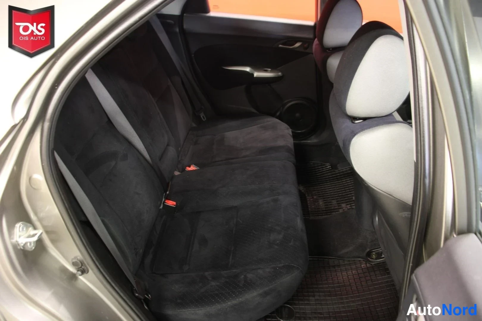 Grey Honda Civic 4D 2006, rear seats, photo 13
