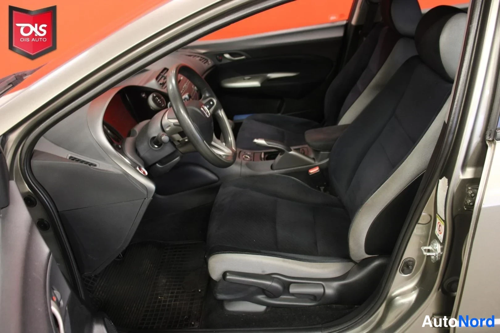 Grey Honda Civic 4D 2006, cockpit, photo 9