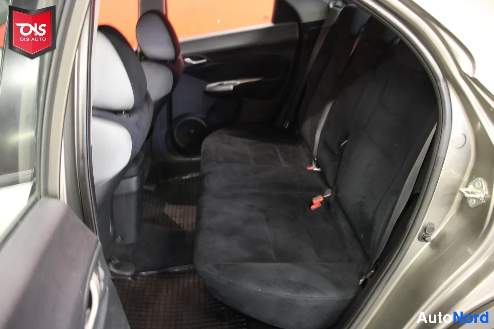 Grey Honda Civic 4D 2006, rear seats, photo 12