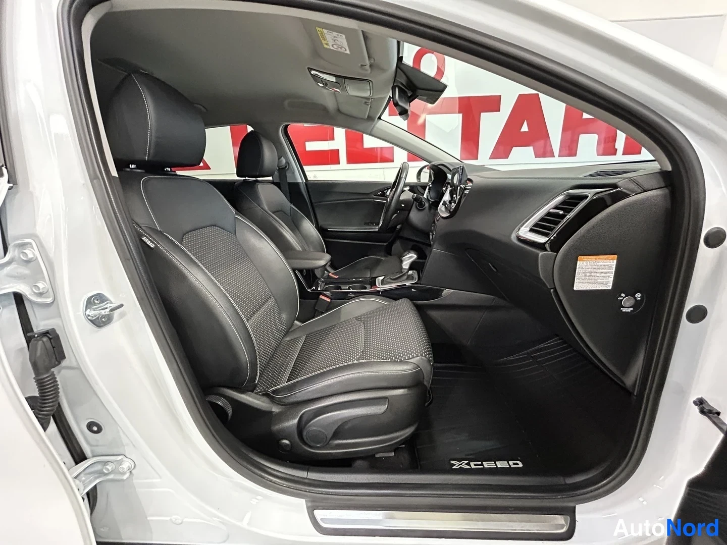 Vit Kia Xceed 2021, framsäten, bild 11