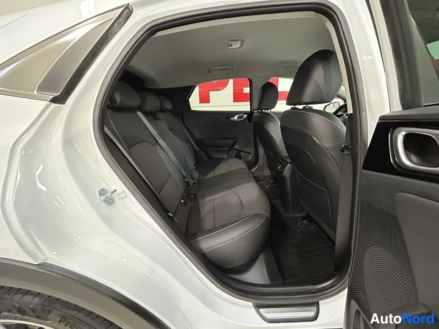 Vit Kia Xceed 2021, baksäten, bild 13