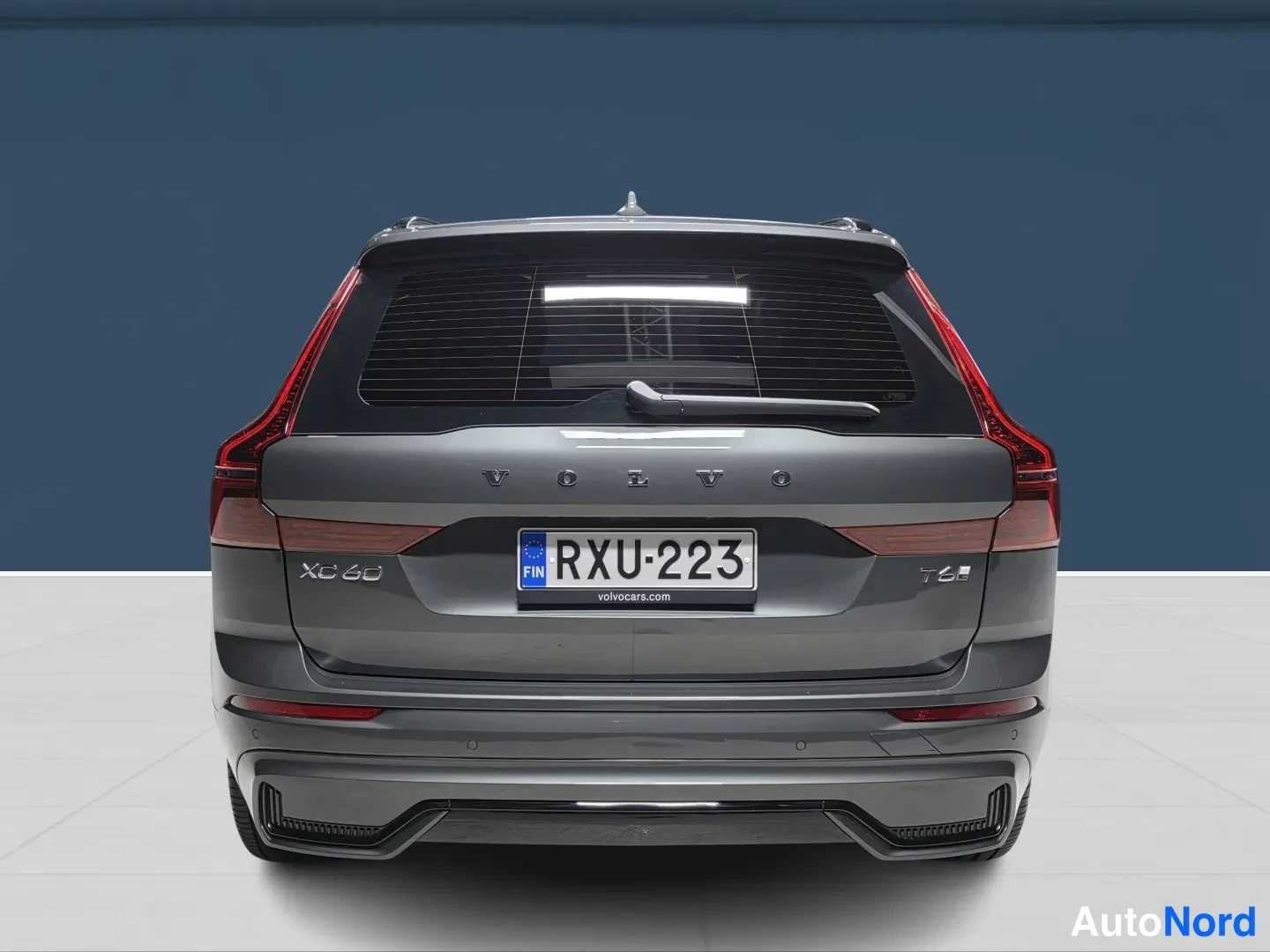 Vihreä Volvo XC60 2026, takaa, kuva 7