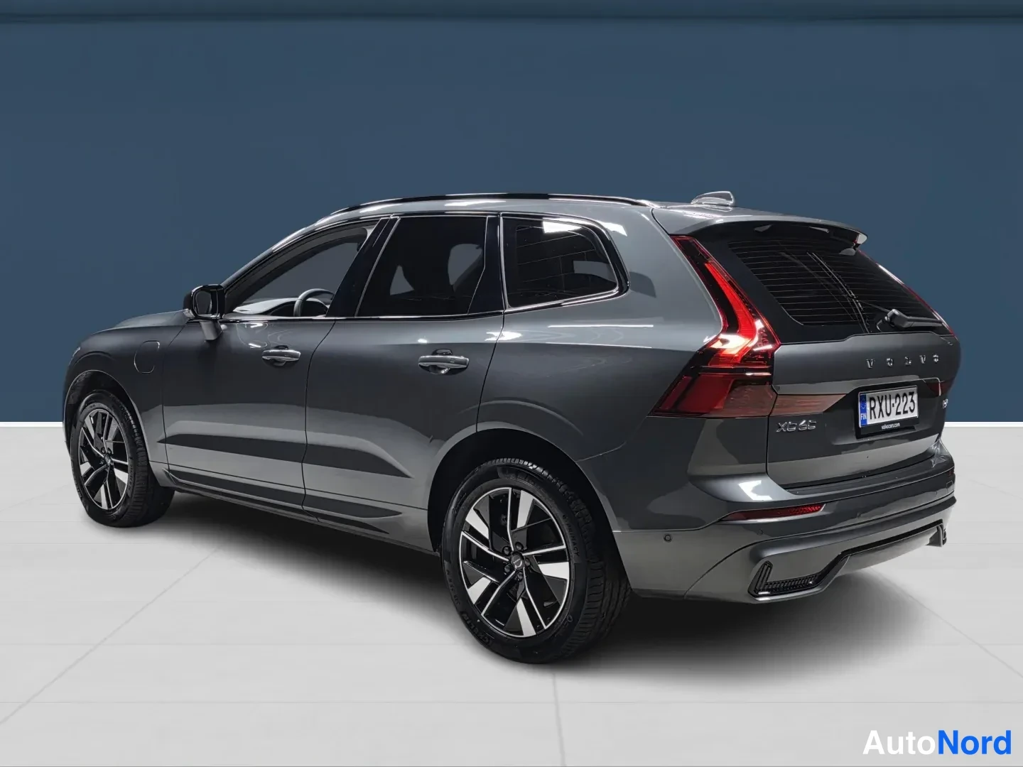Vihreä Volvo XC60 2026, takaviisto, kuva 6