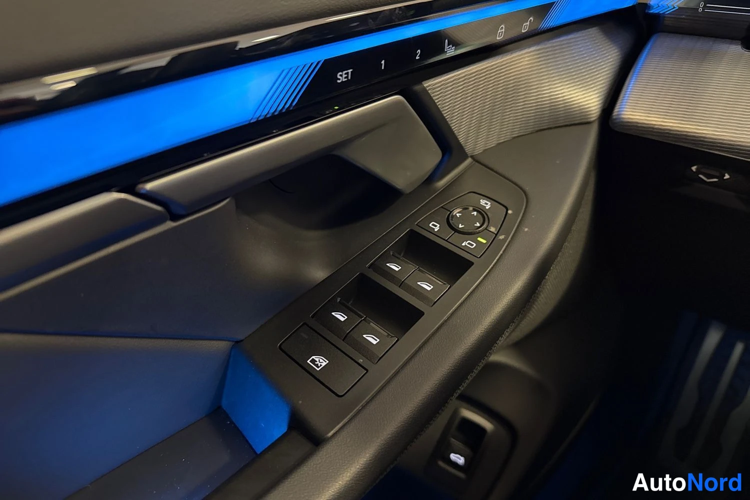 Grey BMW i5 2024, detail, photo 17