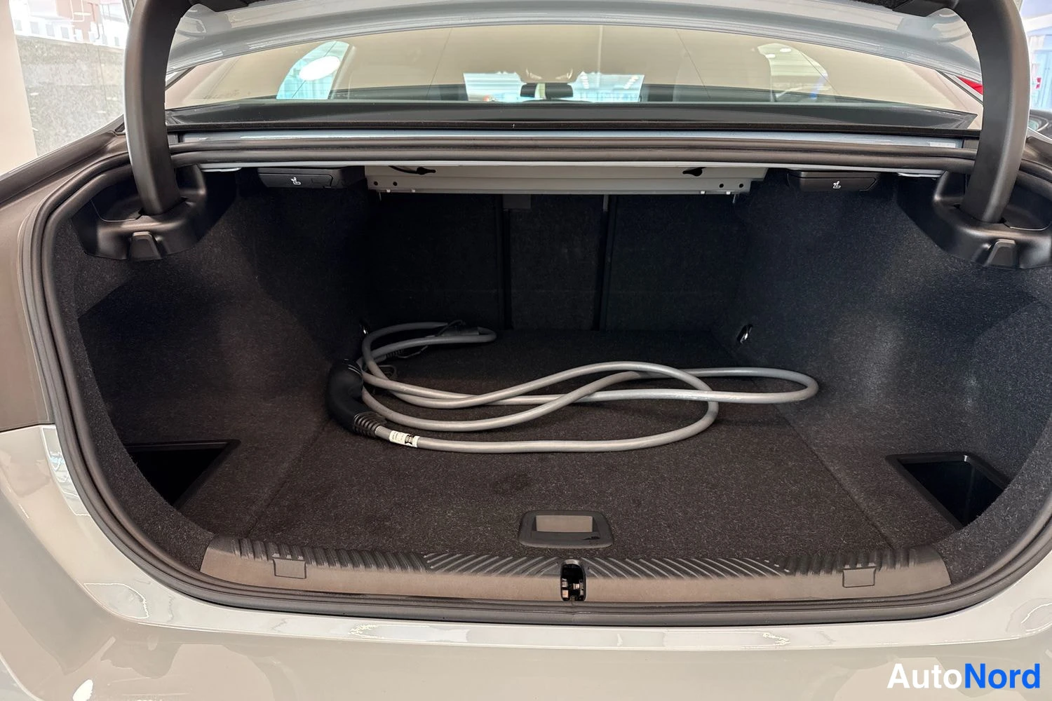 Grey BMW i5 2024, boot, photo 13