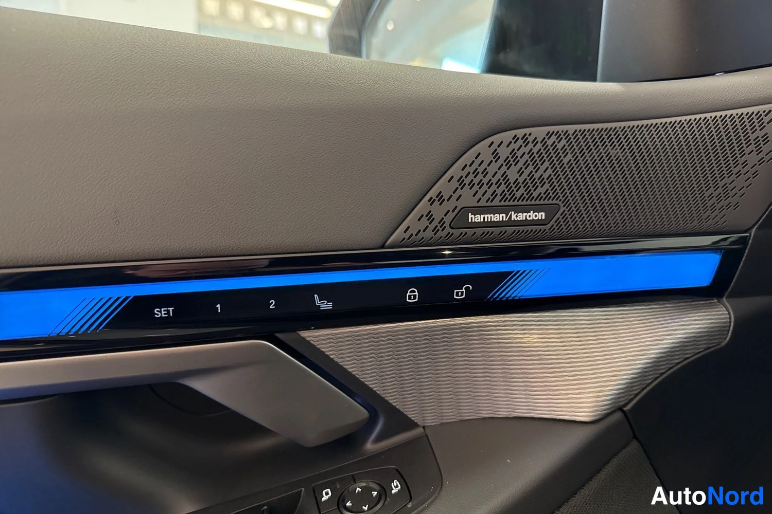 Grey BMW i5 2024, detail, photo 23