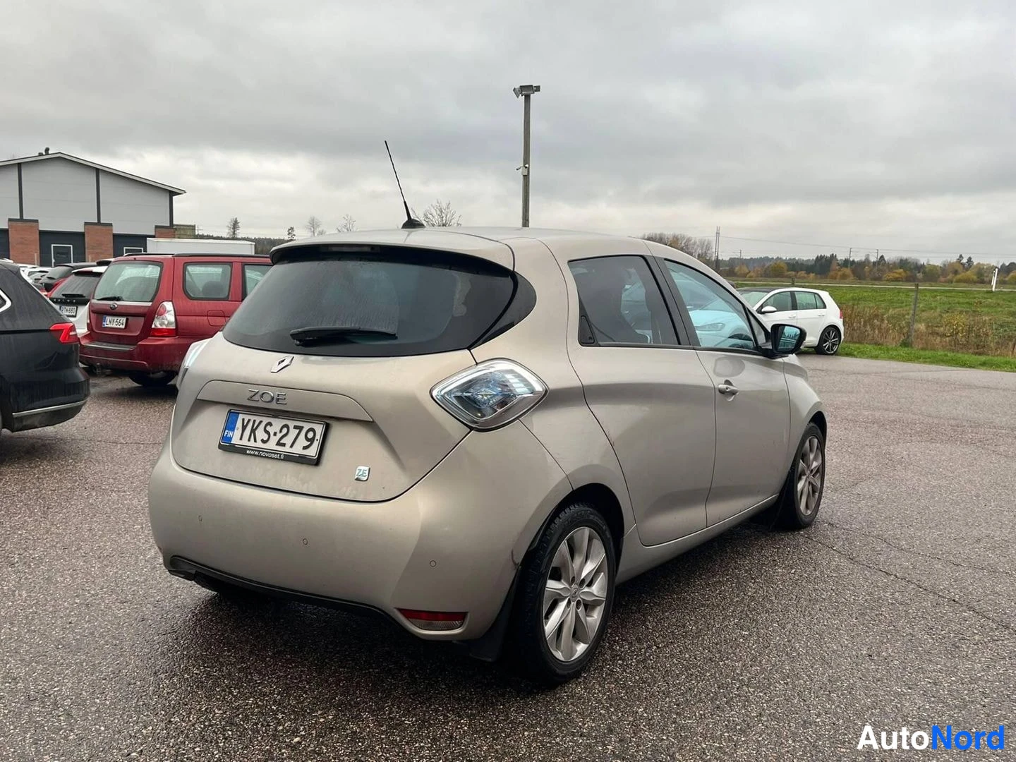 Harmaa Renault Zoe 2014, takaviisto, kuva 5