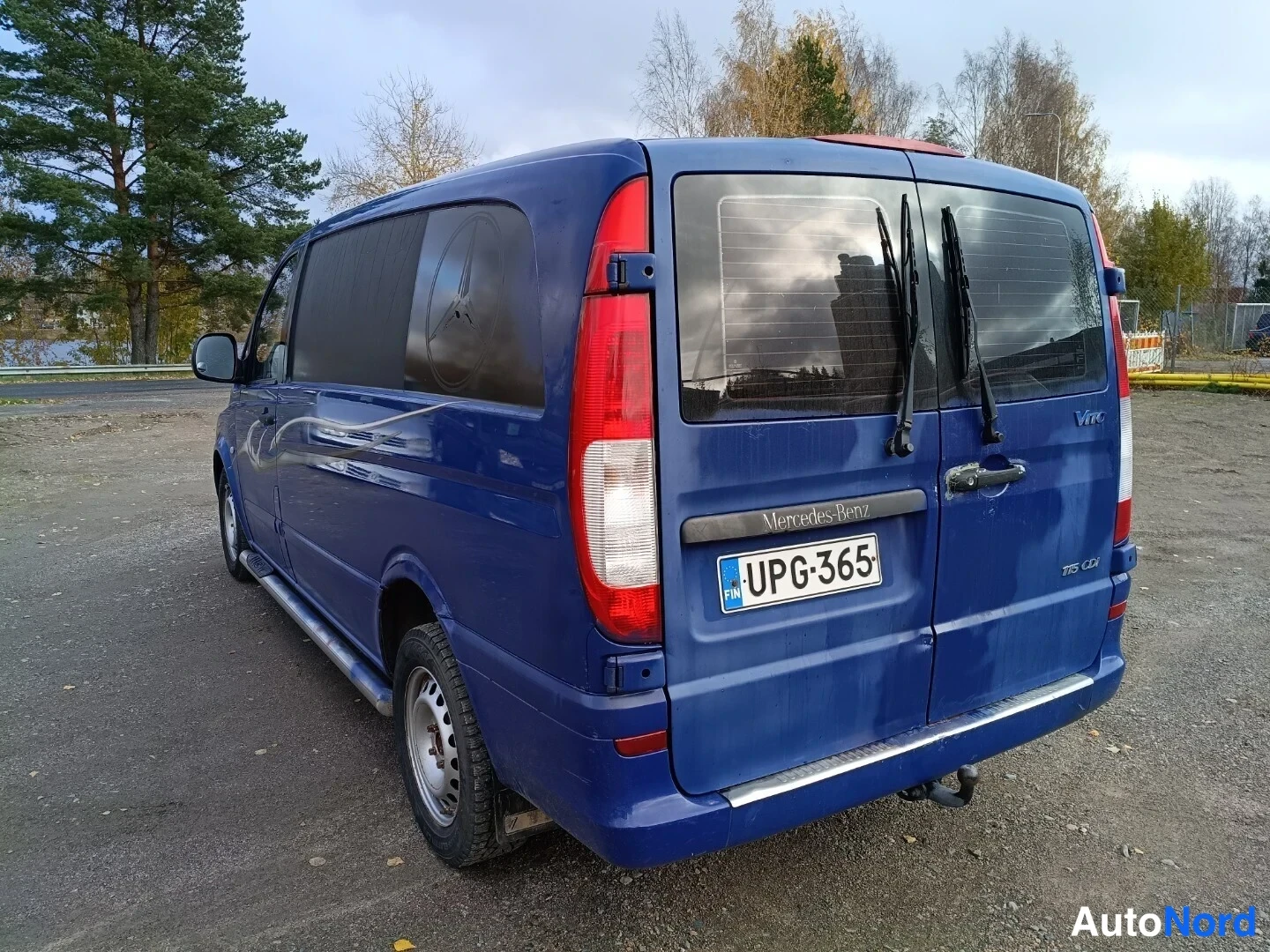Sininen Mercedes-Benz Vito 115 CDI 2005, takaviisto, kuva 5