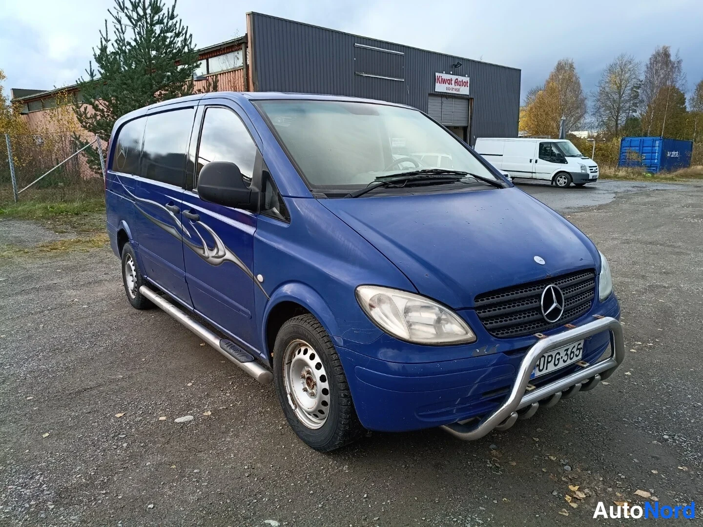 Sininen Mercedes-Benz Vito 115 CDI 2005, etuviisto, keula oikealle, kuva 2