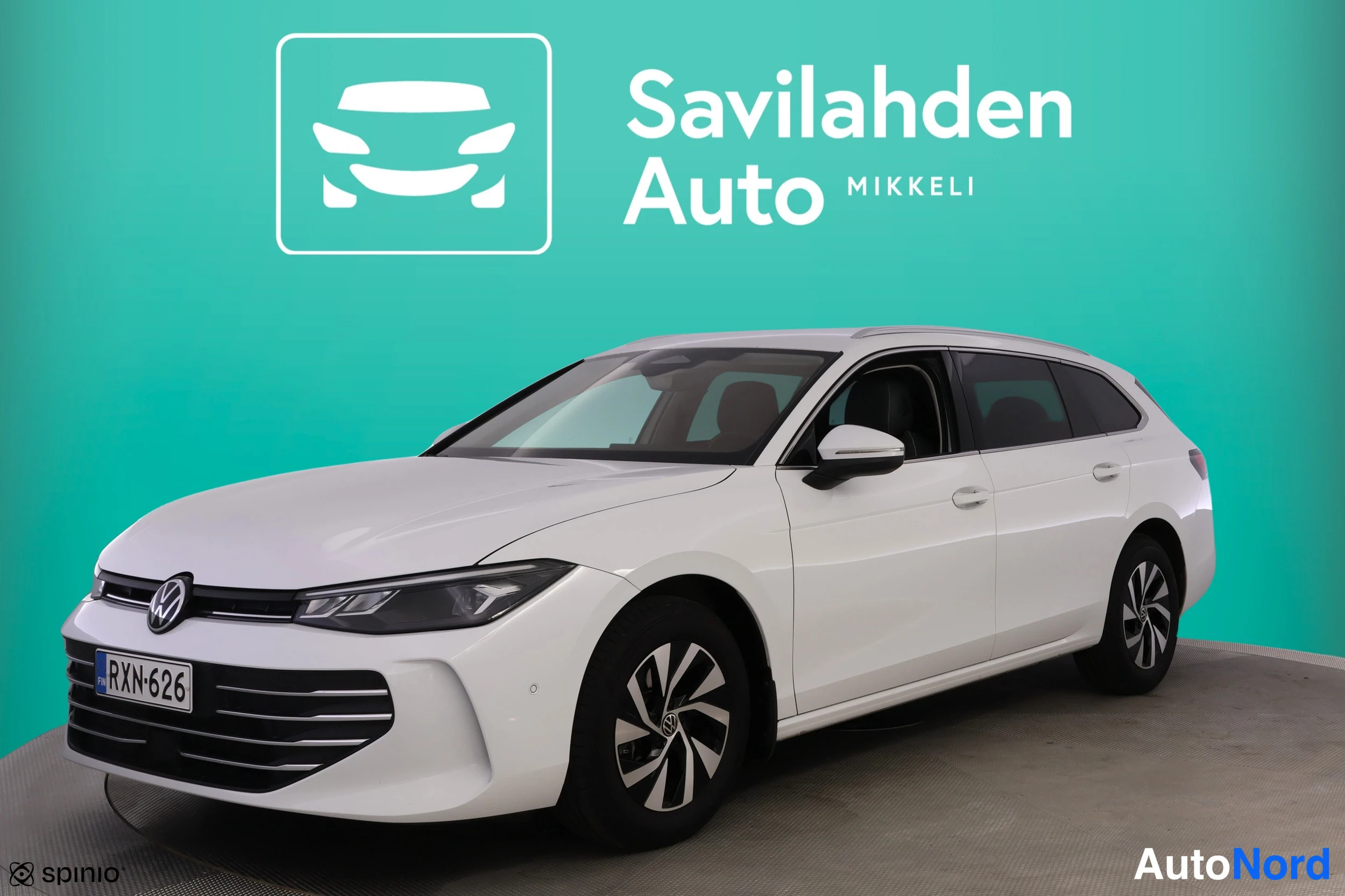 Vit Volkswagen Passat 2024, bild 2