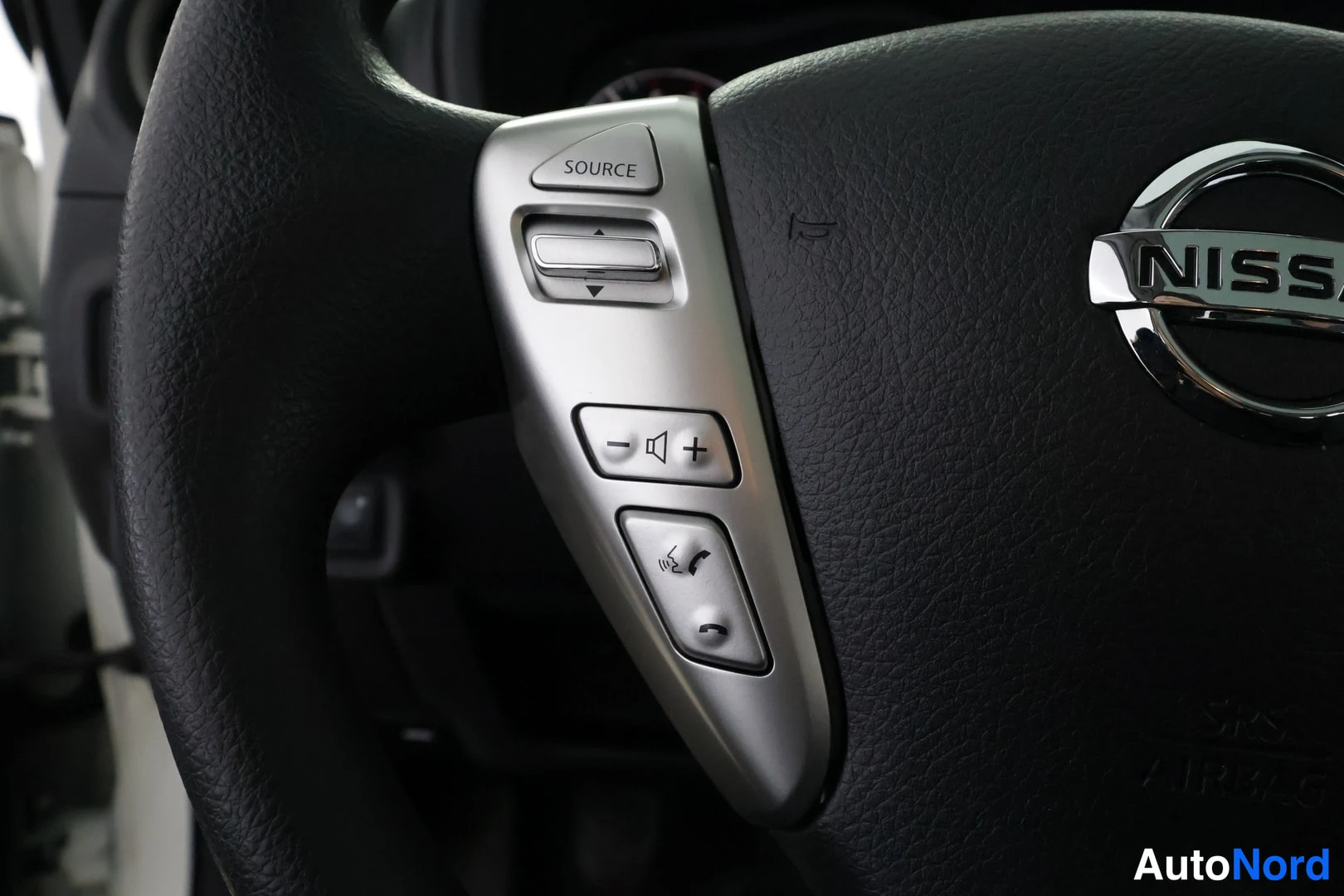 Vit Nissan Note 2014, detalj, bild 30