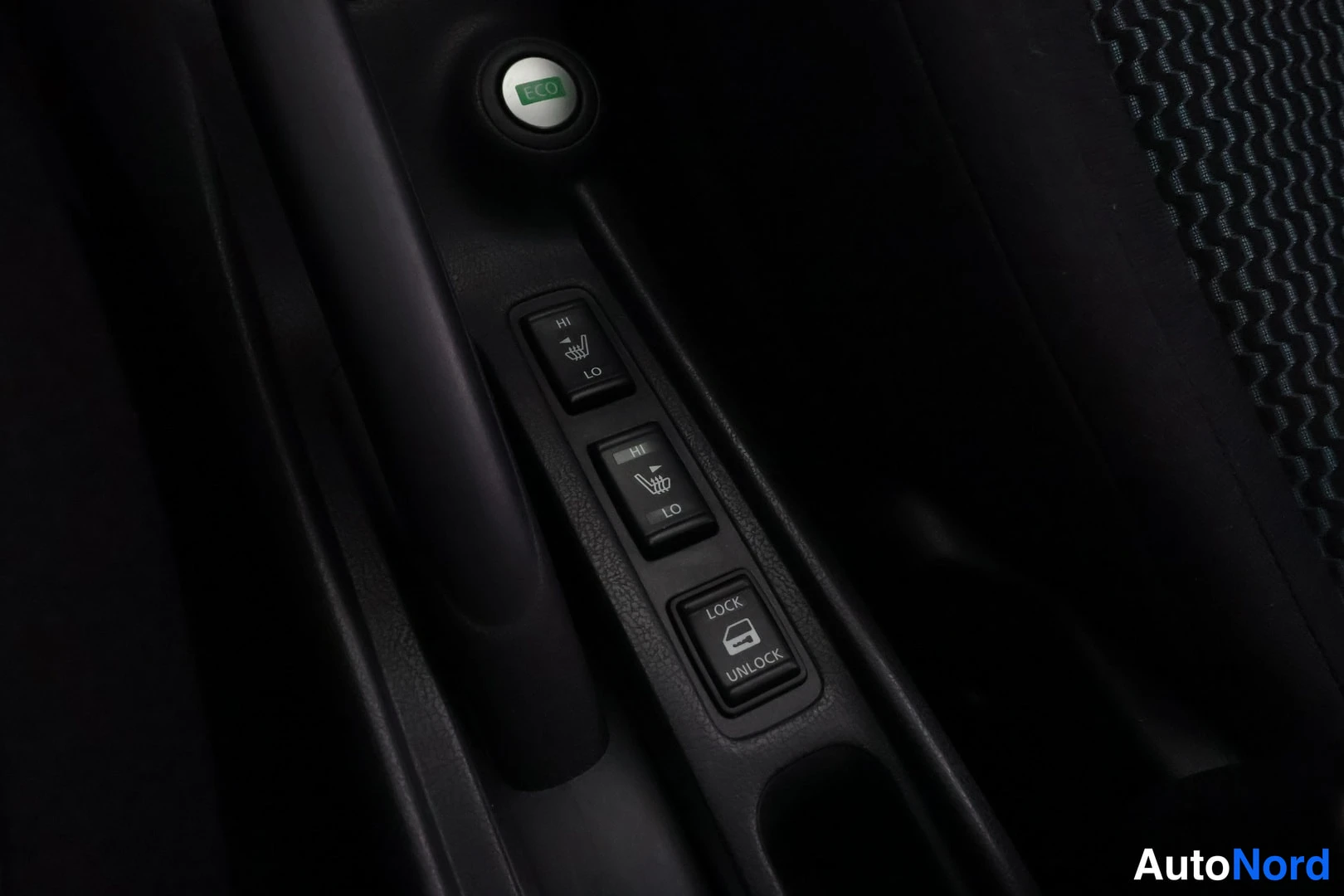 Vit Nissan Note 2014, detalj, bild 32