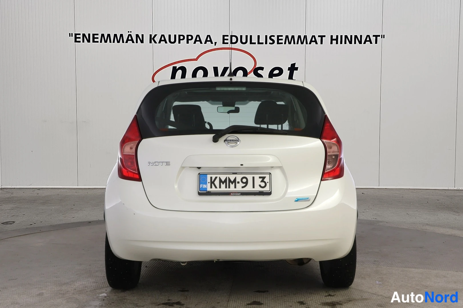 Vit Nissan Note 2014, bakifrån, bild 6