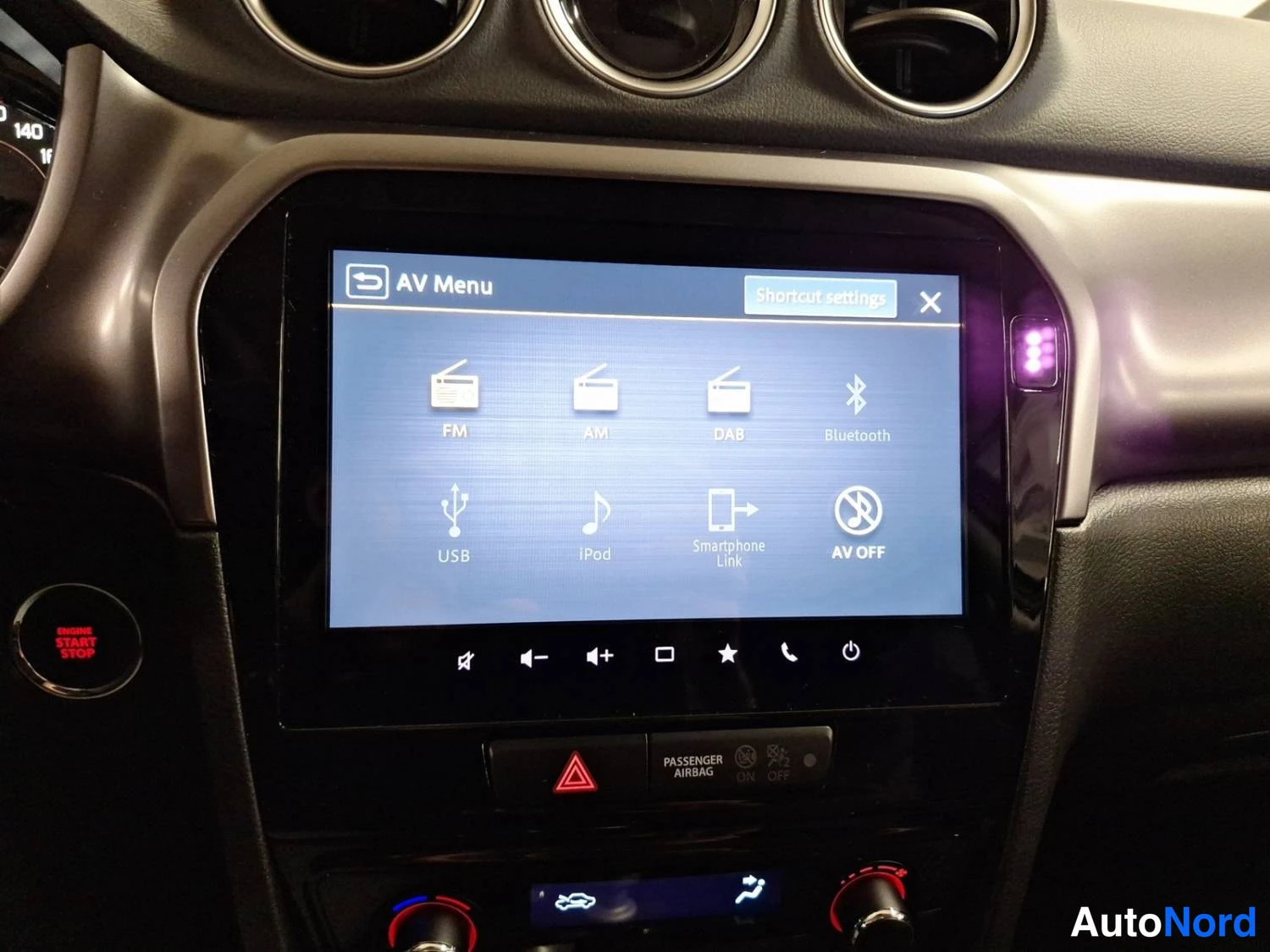 Gul Suzuki Vitara 2025, detalj, bild 20