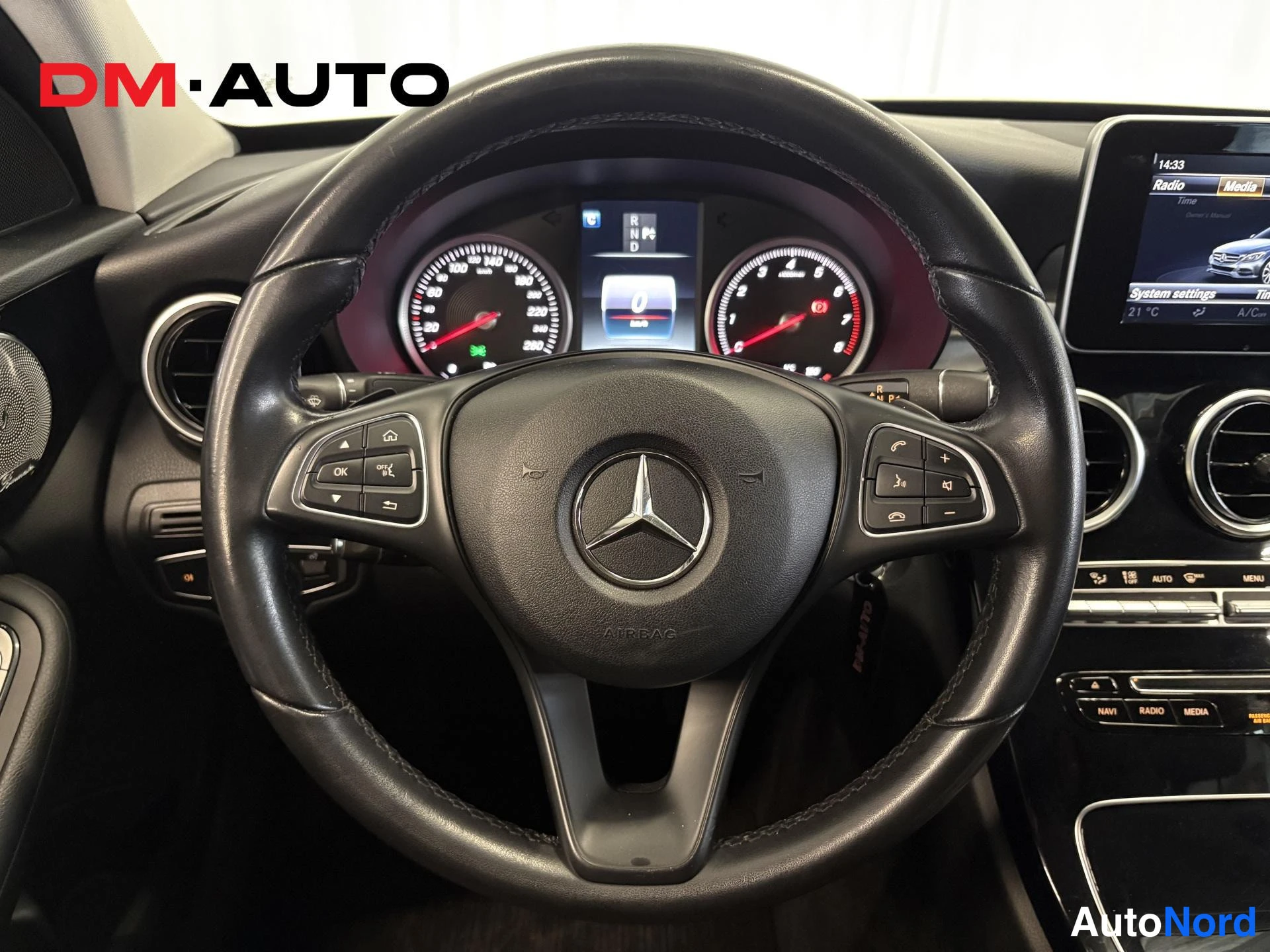 Valkoinen Mercedes-Benz C 200 2016, yksityiskohta, kuva 20