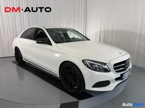 Valkoinen Mercedes-Benz C 200 2016, etuviisto, keula oikealle, kuva 4