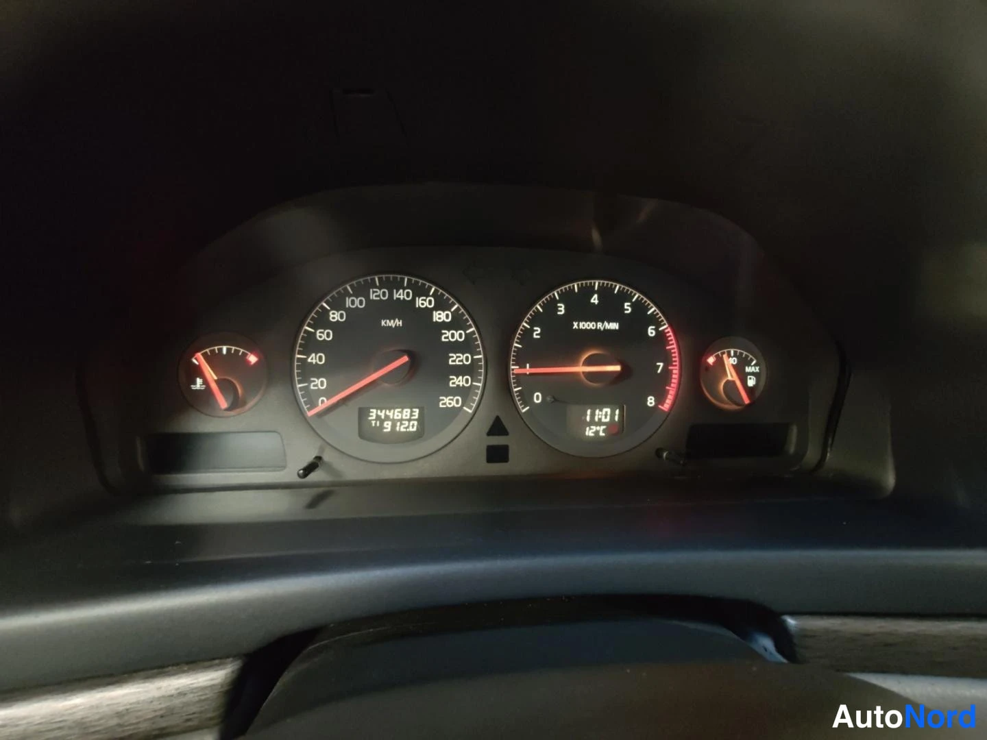 Punainen Volvo S80 1999, yksityiskohta, kuva 14